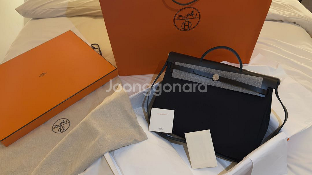 에르메스 에르백 메신저백 39 블랙 누아 팝니다.--0