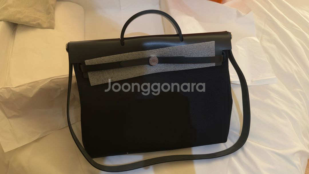 에르메스 에르백 메신저백 39 블랙 누아 팝니다.--1