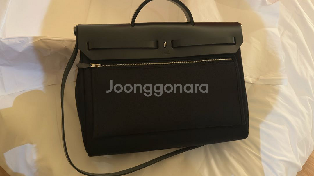 에르메스 에르백 메신저백 39 블랙 누아 팝니다.--2