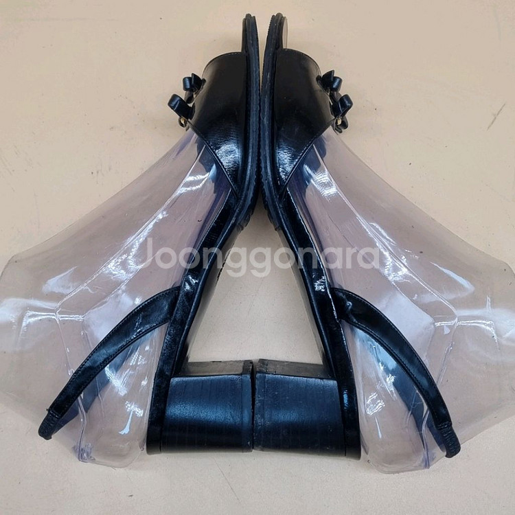 페라가모 리본 여성샌들 230 굽5--4