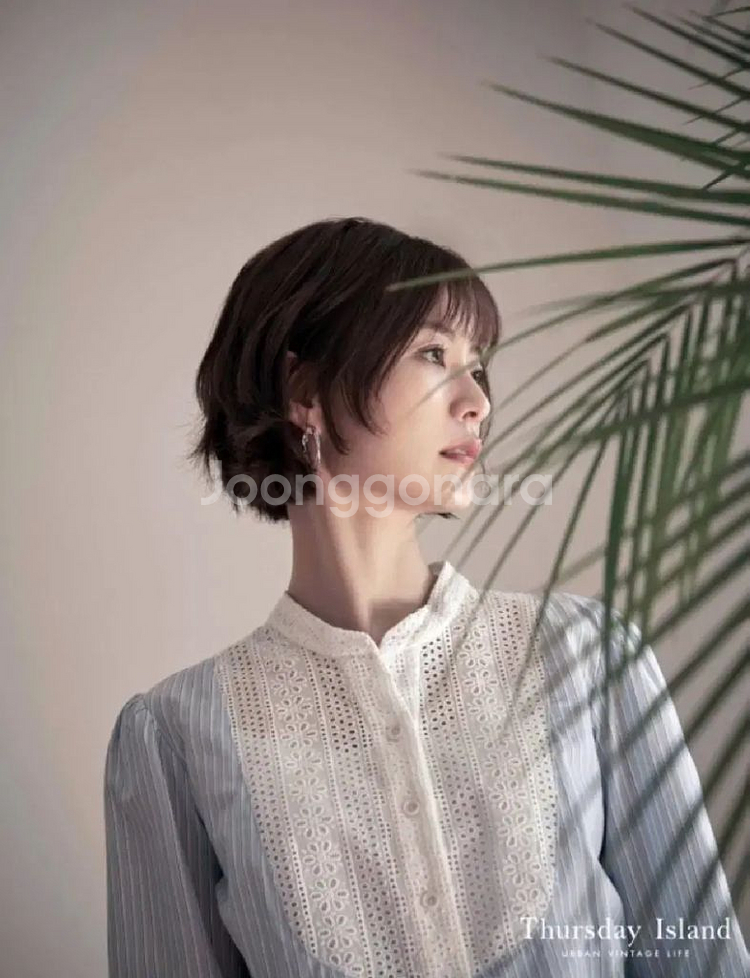 써스데이아일랜드 블라우스 지그재그 봄코디 빈티지셔츠--6