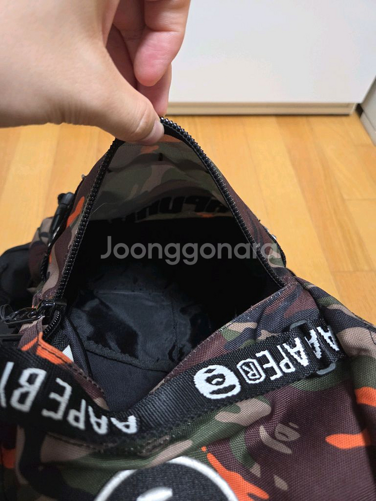 뉴에라x에이프 콜라보 백팩--2
