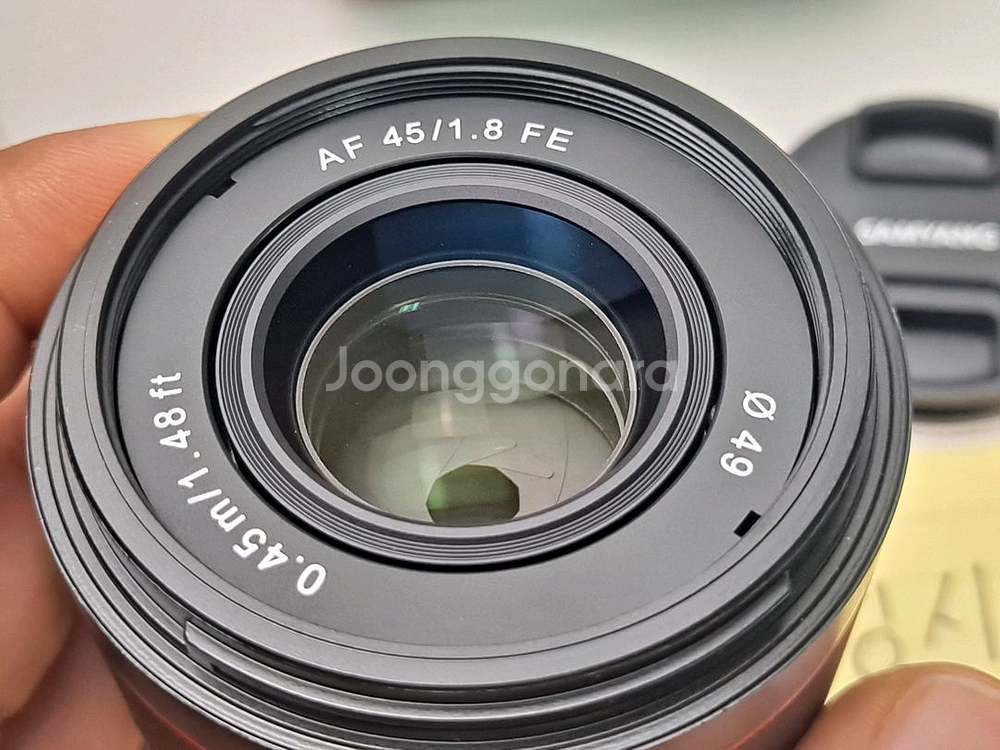 소니 삼양 45mm f1.8 렌즈--1