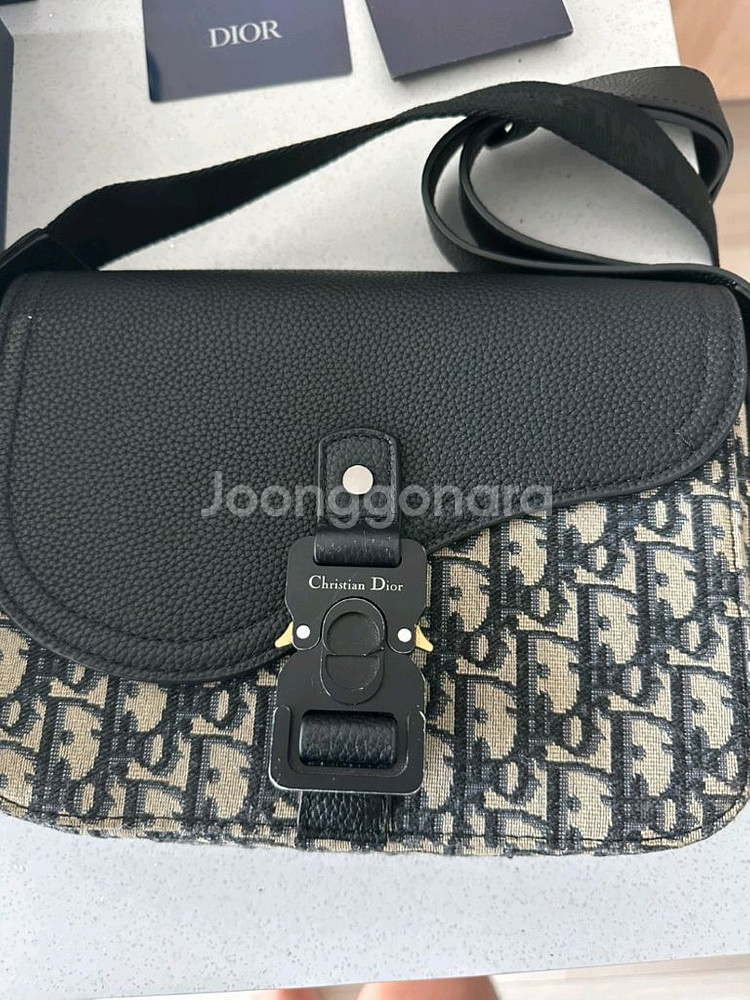 디올 a급 팝니다--1