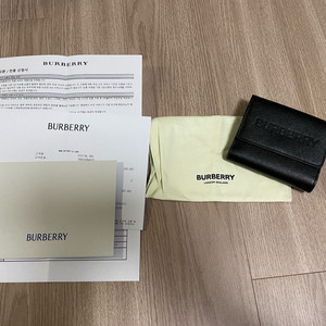 버버리 여성 반지갑 / 상태좋음