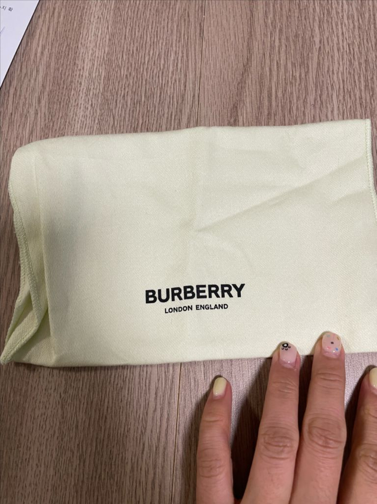 버버리 여성 반지갑 / 상태좋음 이미지