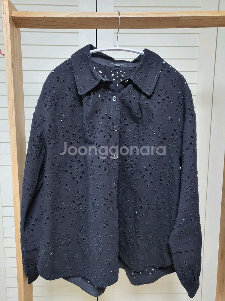 써스데이아일랜드 아일렛 핀턱 블라우스--0