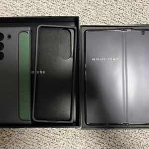 폴드5 256GB 제트블랙 판매