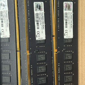 DDR4 지스킬 램 8기가 수량많음