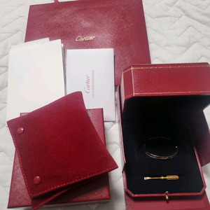 새상품 까르띠에 러브팔찌 미듐15호 옐로우골드