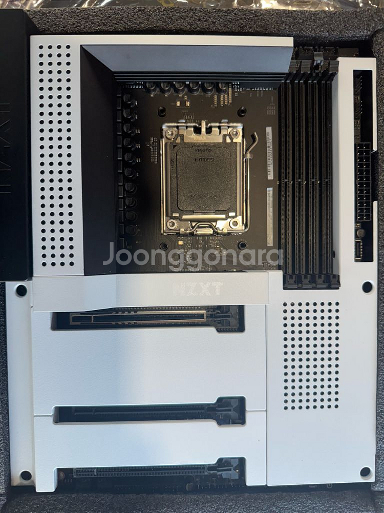 NZXT N7 B650E 화이트 메인보드 팝니다--0