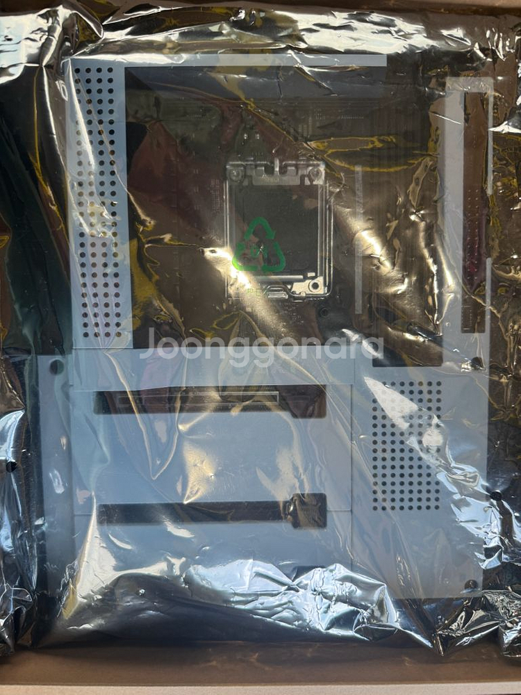 NZXT N7 B650E 화이트 메인보드 팝니다--3