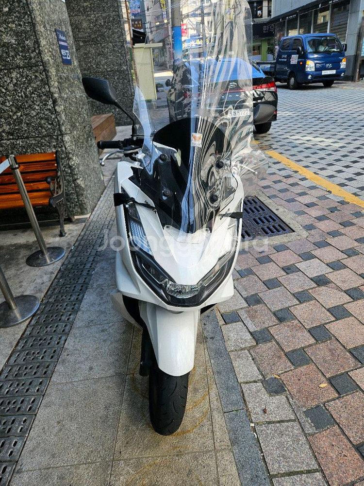 부산 pcx125 2024년식 팝니다.--0