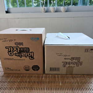 애터미 감자 봉지라면과 컵라면 2박스