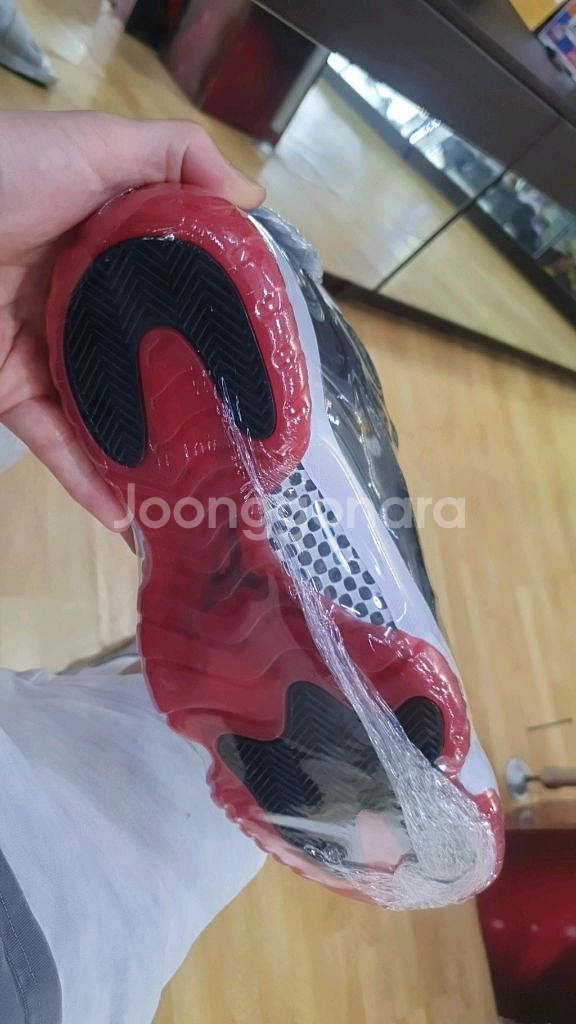 나이키 조던11 브레드 275 새상품--3