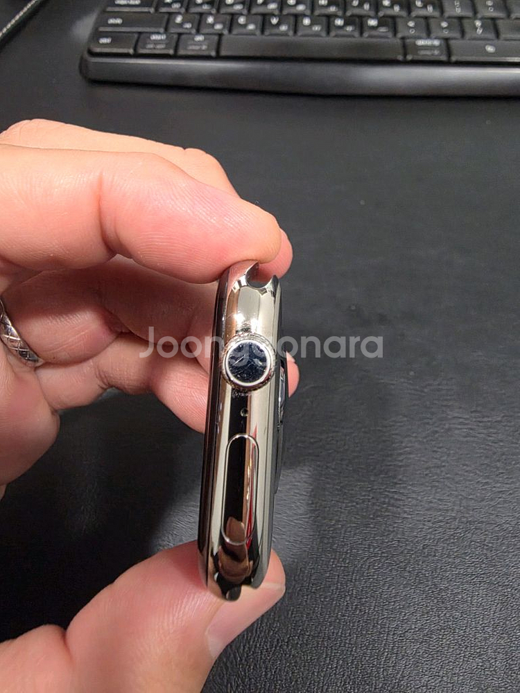 애플워치10 내추럴 티타늄 46mm셀룰러+스트랩3종--5