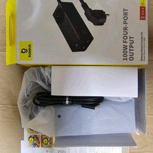 베이스어스 100W GaN3 Pro 5포트 멀티 충전기