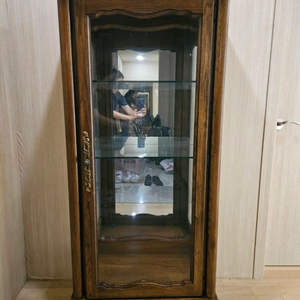 원목 유리 장식장