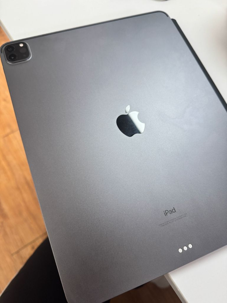 아이패드 프로 m1 5세대 12.9 와이파이 매직키보드--1