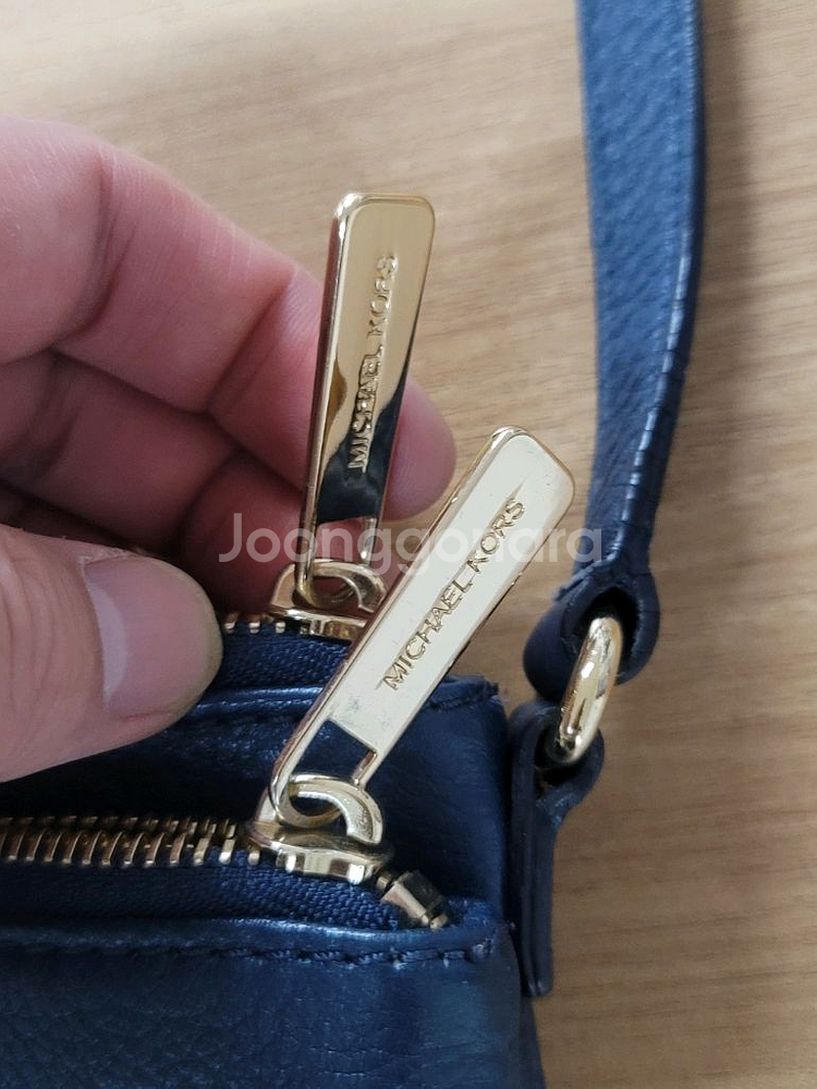 MICHAEL KORS 마이클코어스 소가죽 금장덮개장식--4