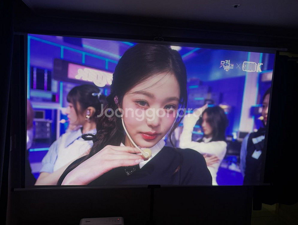 엡손 프로젝터 EF-11--4