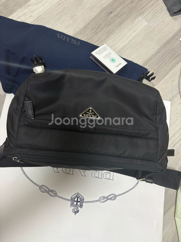 프라다 바이커백 m--1