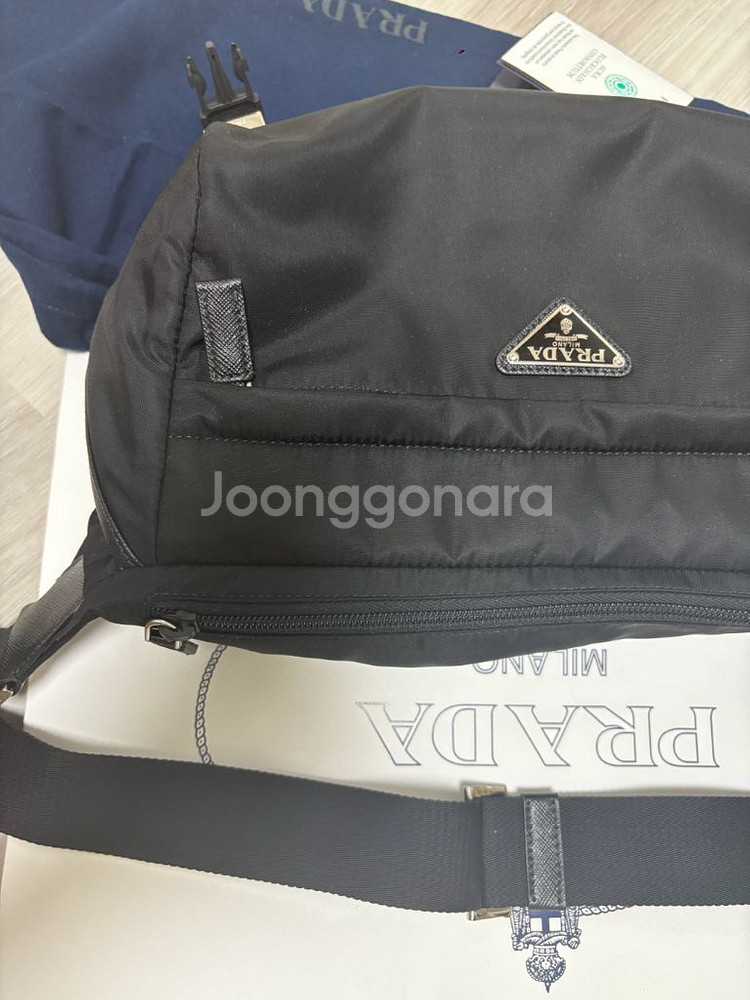 프라다 바이커백 m--3