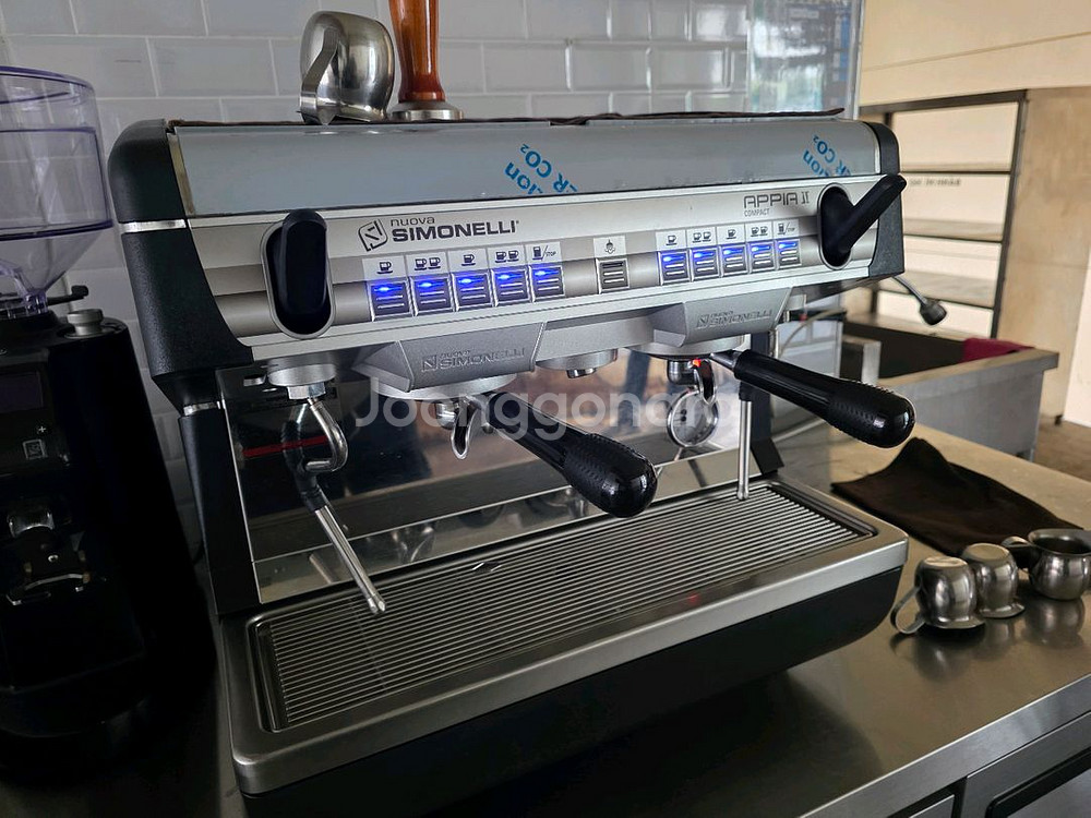 카페사용 시모넬리 커피머신기 판매합니다--2