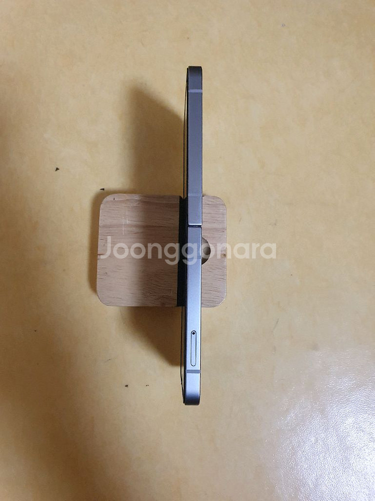 갤럭시 z플립6 256G (액정교체폰--2