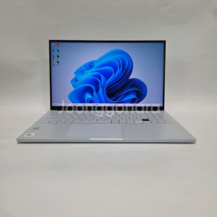 삼성 중고 노트북 이온 i5 슬림/초경량/SSD/윈11--1