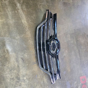 qm6 라디에이터 그릴(중고)