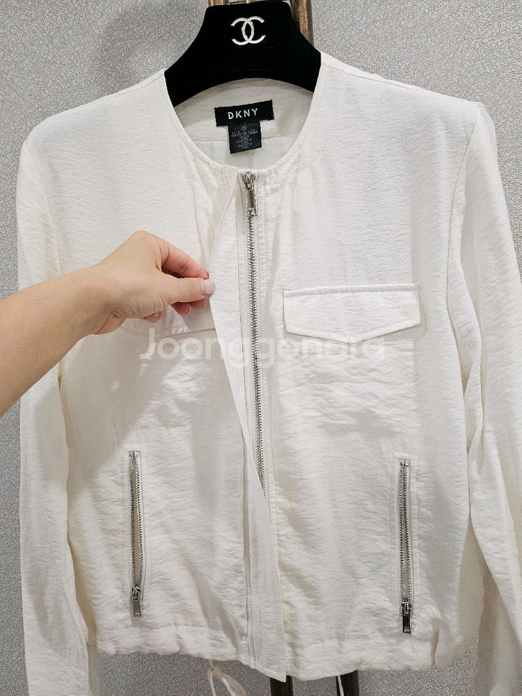 dkny--2