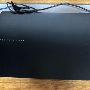 Asus vivobook 16