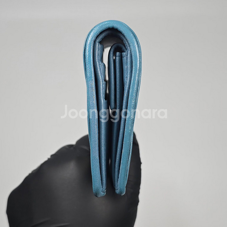 미우미우 스크래치 마테라쎄 여성 반지갑--4