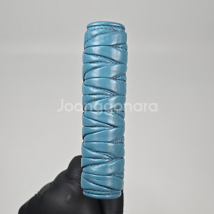 미우미우 스크래치 마테라쎄 여성 반지갑--5