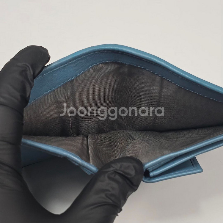 미우미우 스크래치 마테라쎄 여성 반지갑--8