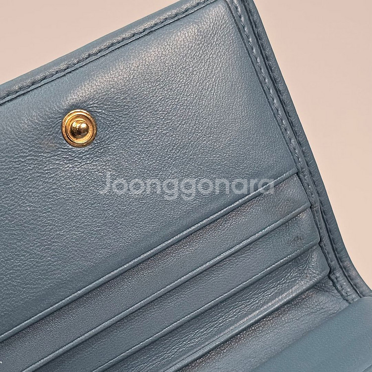 미우미우 스크래치 마테라쎄 여성 반지갑--9