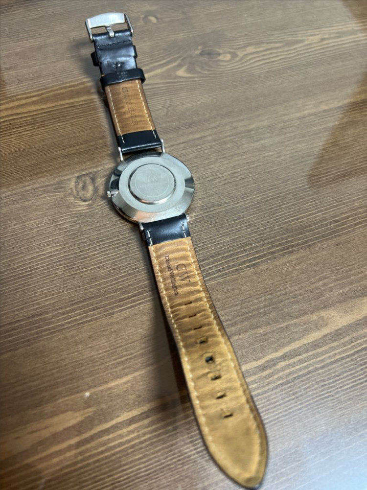 다니엘웰링턴 가죽 시계--1