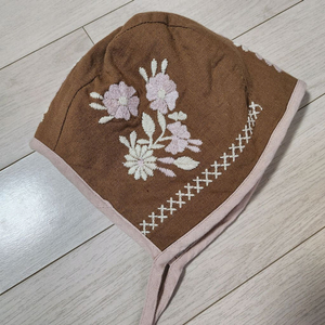 아폴리나 털 보넷