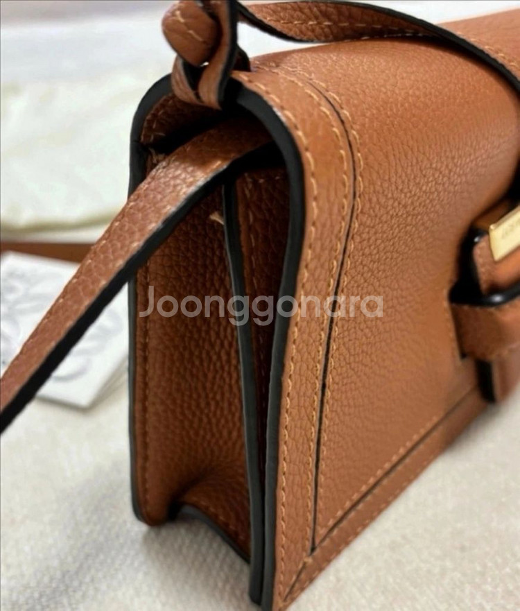 로에베 바르셀로나 소프트백--3