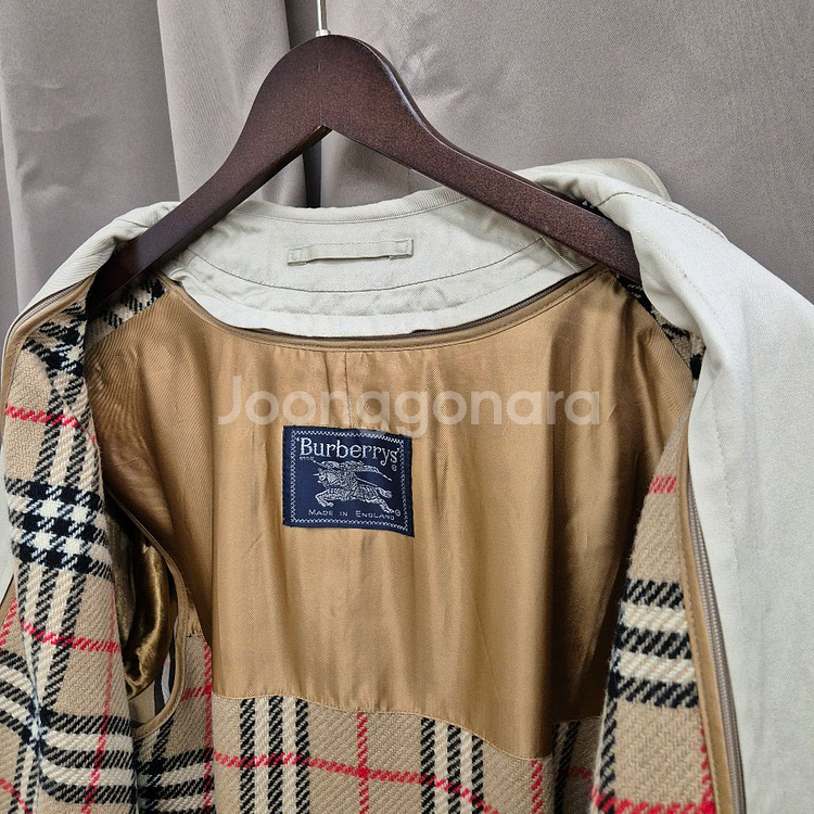 버버리 라이트베이지 내피 트렌치 코트--1