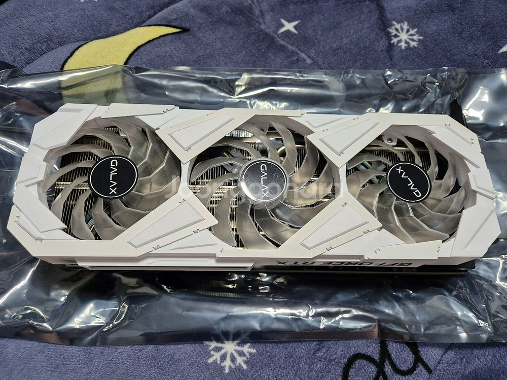 고장난 갤럭시3070 화이트--1