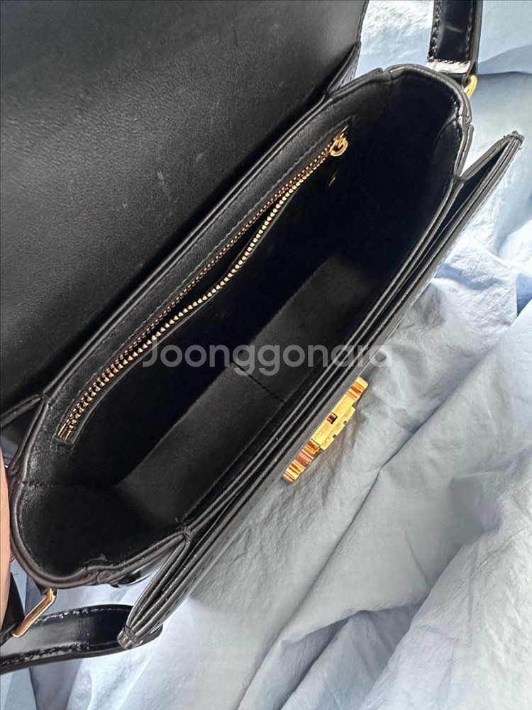 셀린느 트리옹프 샤이닝 카프스킨 틴백 정품(신세계강남)--3