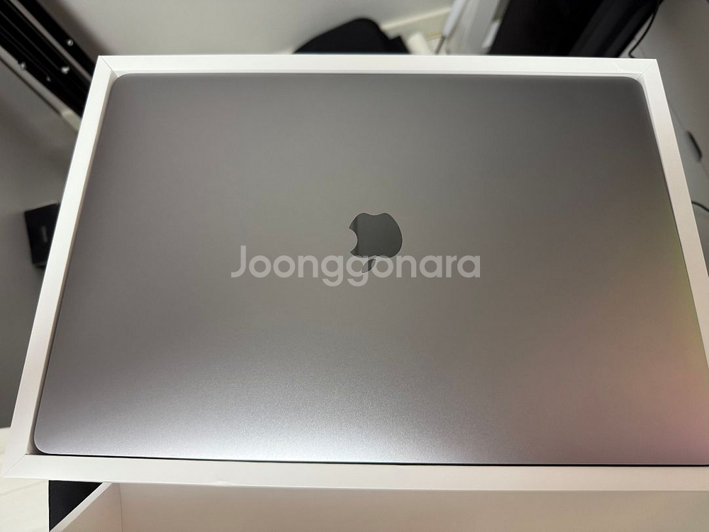 2019 맥북프로 16인치 i9 (액정 파손)--2