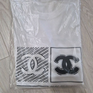 샤넬로고 티셔츠