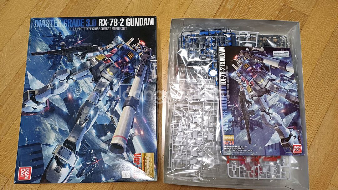MG 퍼스트 건담 RX-78-2 Ver3.0 (반다이)--0
