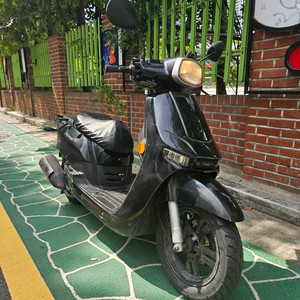 kr모터스 델리로드 100cc 스쿠터
