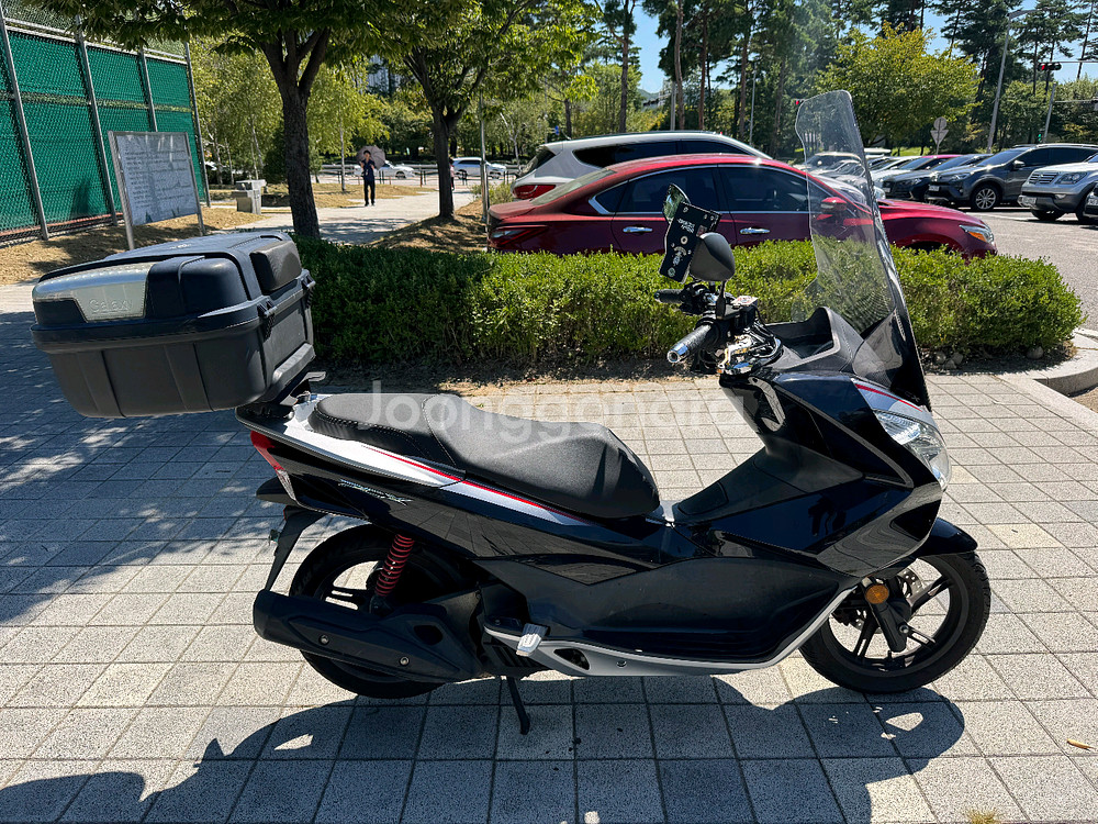 혼다 pcx125 18년 스페셜컬러 스마트키 팝니다--2