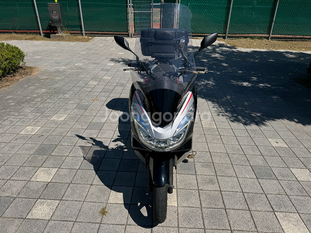 혼다 pcx125 18년 스페셜컬러 스마트키 팝니다--6