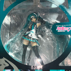 단순개봉 하츠네 미쿠 굿스마일 1/8 스케일 피규어